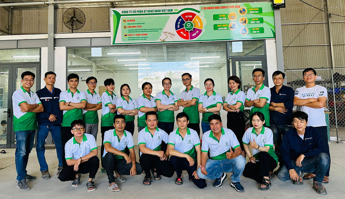 Đội ngũ kỹ sư chuyên nghiệp tại Kỹ Nghệ Xanh